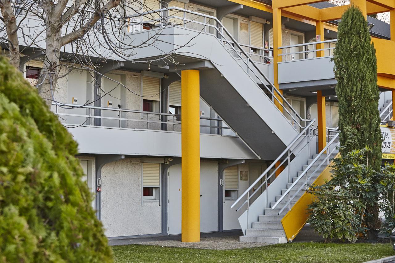 Hotel Premiere Classe Avignon Parc Des Expositions Exterior foto