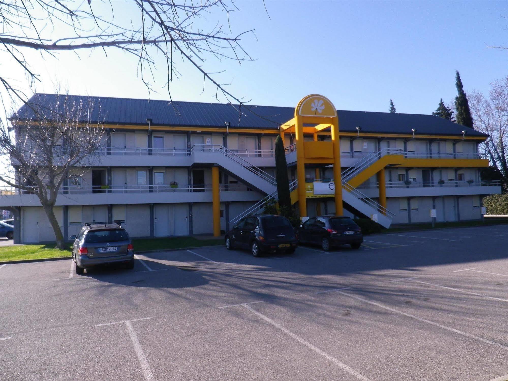 Hotel Premiere Classe Avignon Parc Des Expositions Exterior foto