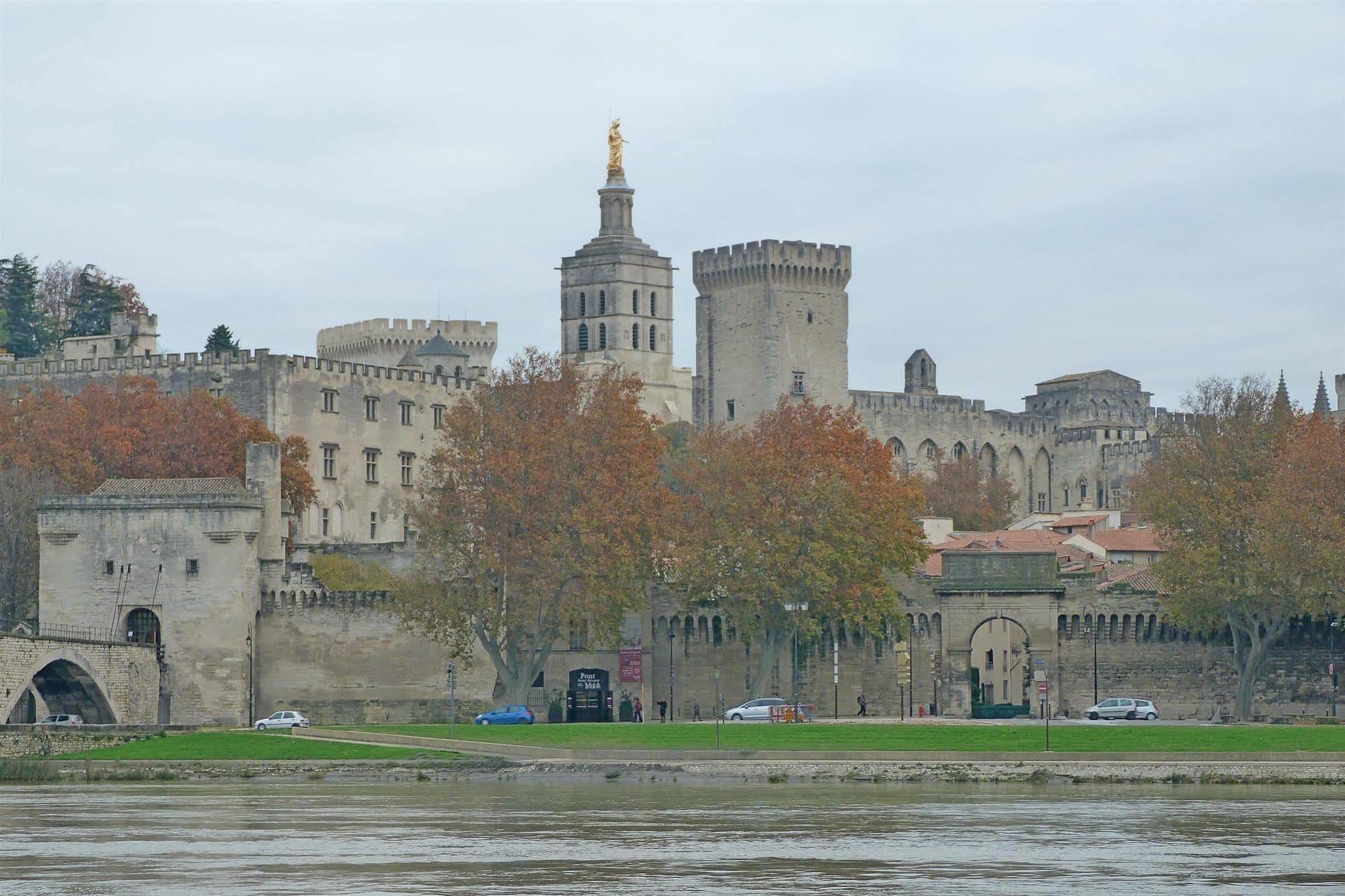 Hotel Premiere Classe Avignon Parc Des Expositions Exterior foto